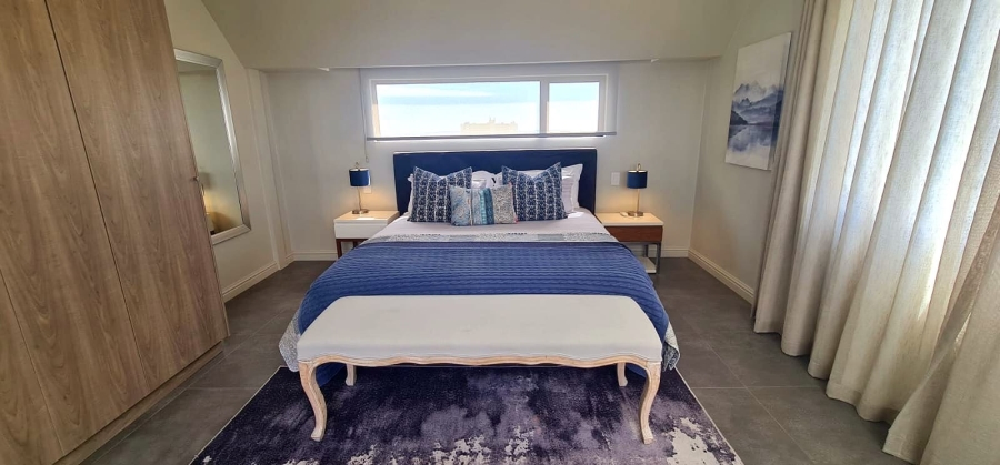 10 Bedroom Property for Sale in Bloubergstrand Western Cape